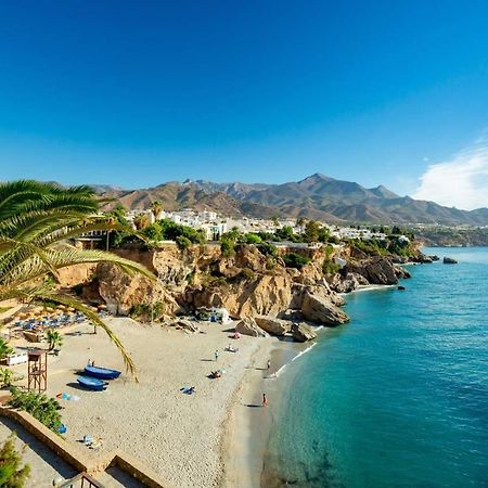 Bonito Piso A 300M De La Playa Nerja Apartment Luaran gambar