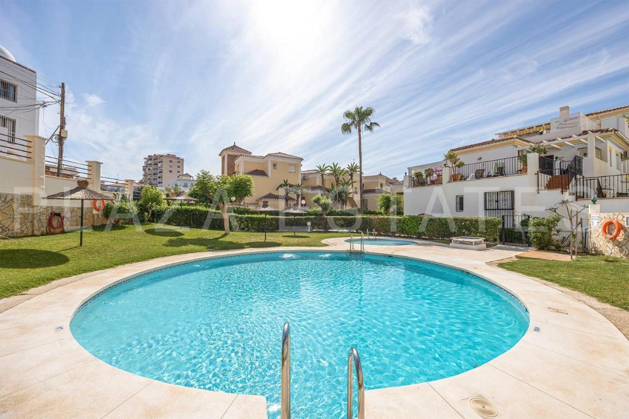 Bonito Piso A 300M De La Playa Nerja Apartment Luaran gambar