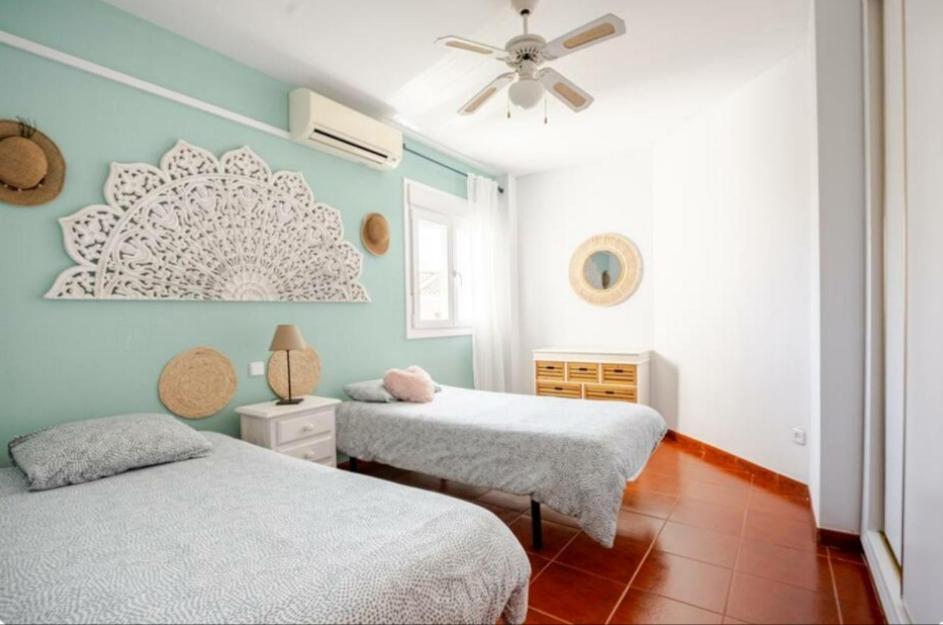 Bonito Piso A 300M De La Playa Nerja Apartment Luaran gambar