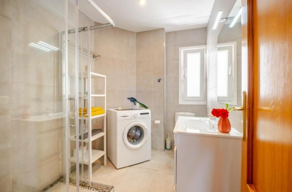 Bonito Piso A 300M De La Playa Nerja Apartment Luaran gambar